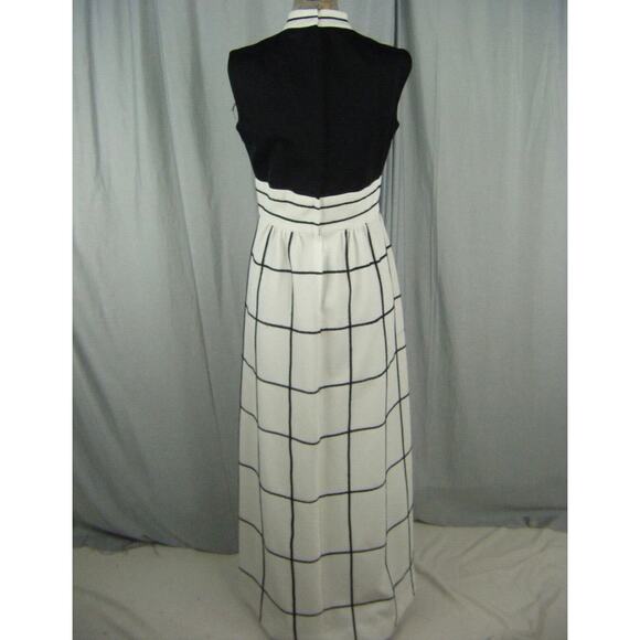 1960’s Black and White, Empire Waist, A-Line Dress - Picture 4 of 6
